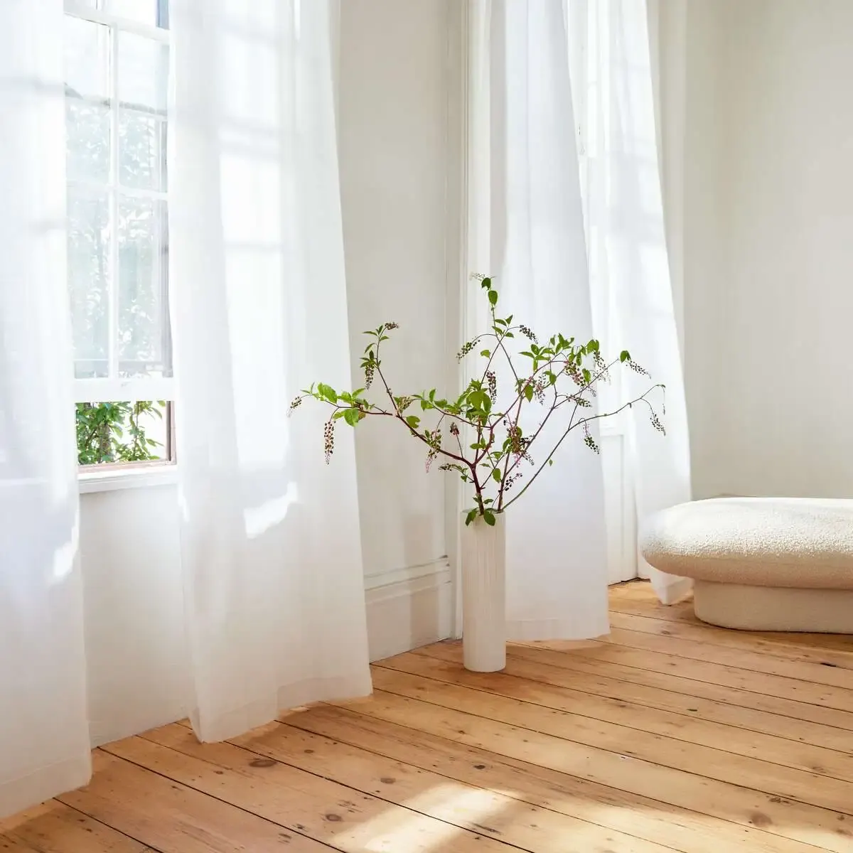 Retractable Awnings in Greenfield: How to Size and Mount One